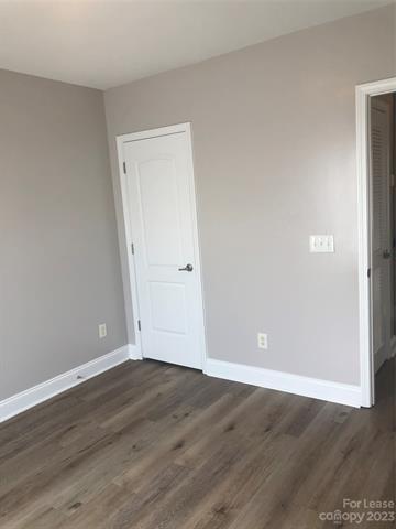 Building Photo - 105 Singleton Rd