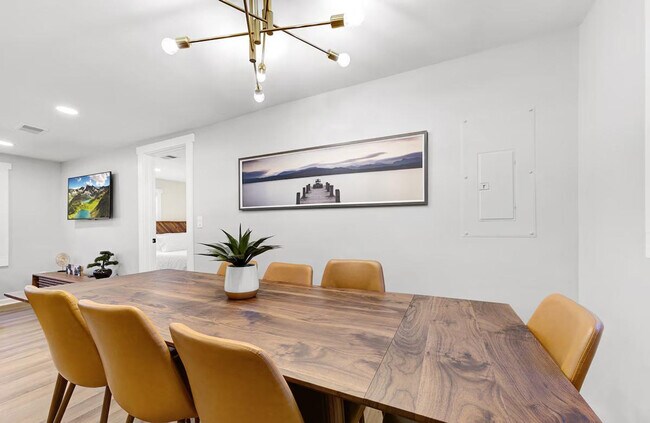 Building Photo - 4737 Aster Dr