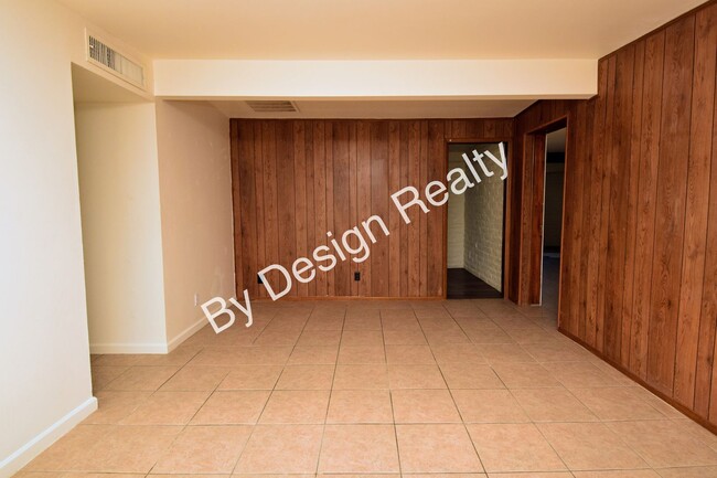 Building Photo - Pristine Remodeled Olive Grove 4 Bedroom 2...
