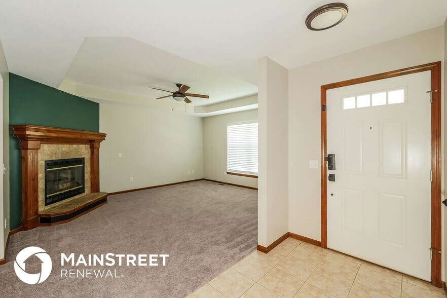 Building Photo - 1801 Debrah Dr