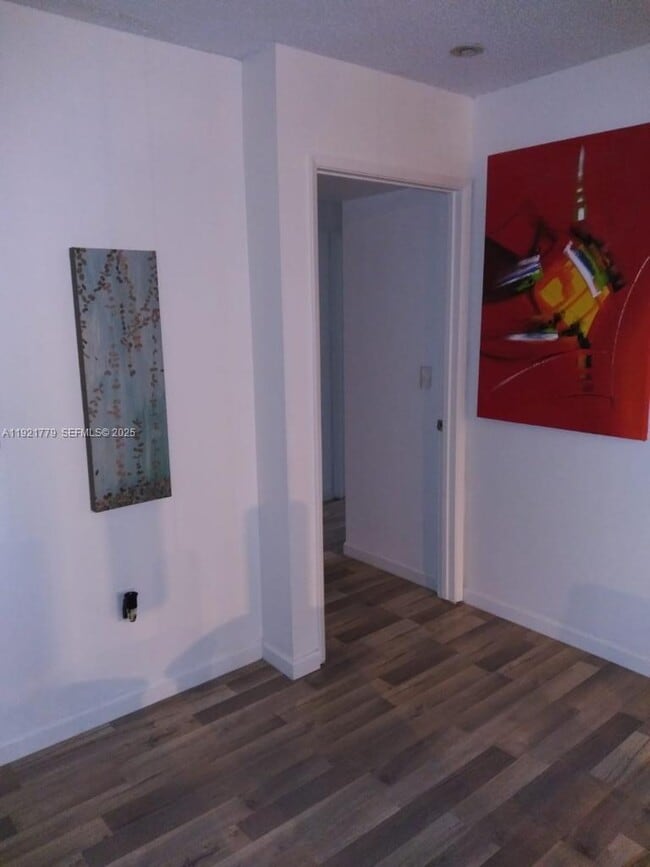 Building Photo - 19901 E Country Club Dr