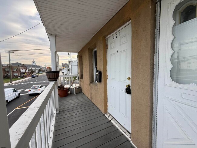 Building Photo - 821 Baltic Ave