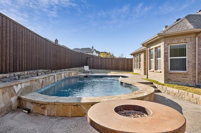 Building Photo - 317 Hawks Dr