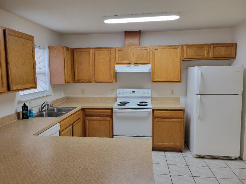 Building Photo - 1230 4 Mile Rd