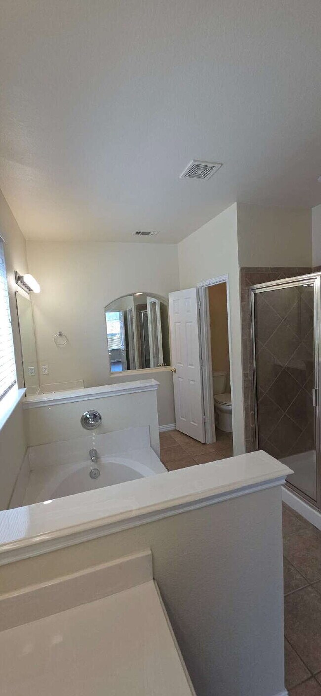 Building Photo - Expansive Mansfield Home with 5 Bedrooms, ...
