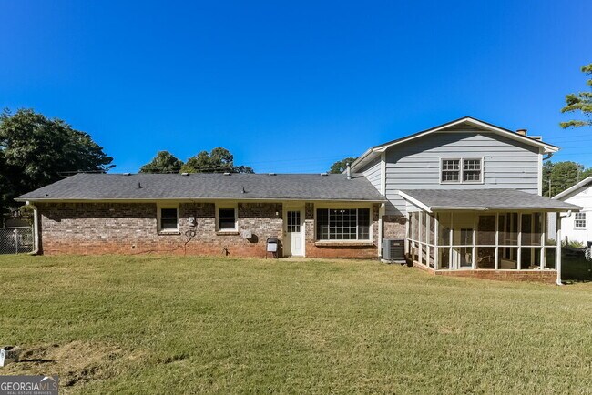 Building Photo - 1072 Martin Nash Rd SW