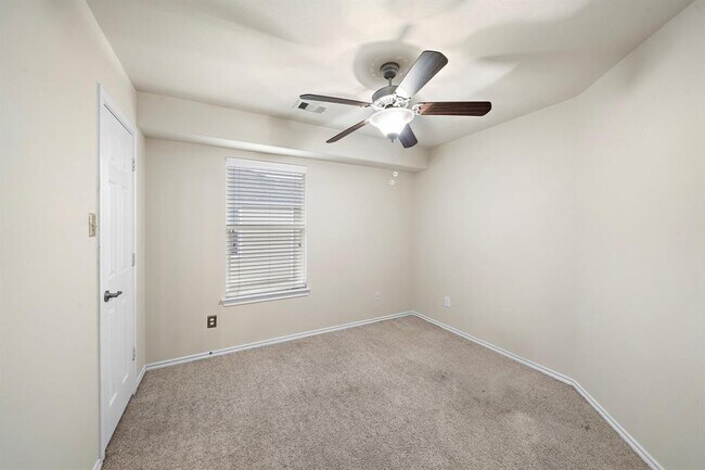 Building Photo - 3315 Victorian Manor Ln
