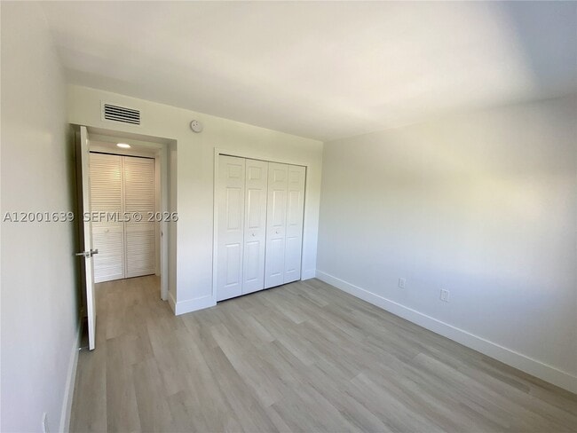 Building Photo - 255 Galen Dr