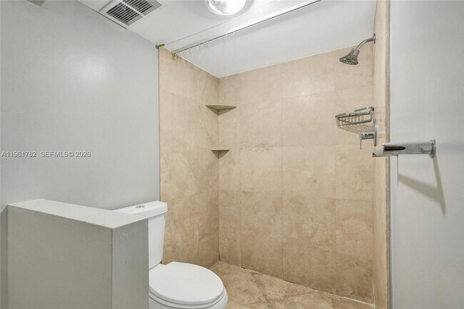 Building Photo - 18151 NE 31st Ct