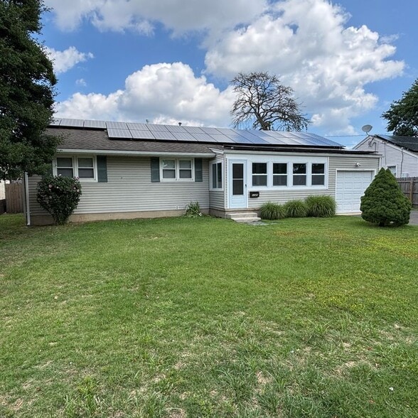 Building Photo - 2245 Edgar Rd