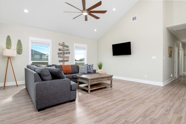 Building Photo - 943 Gulf Shores Dr