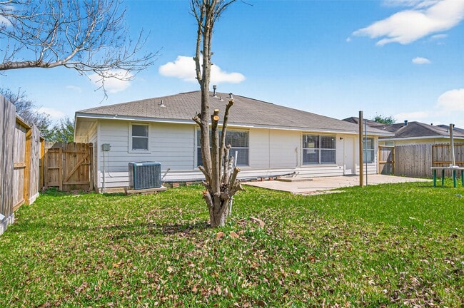 Building Photo - 11002 Bradford Way Dr