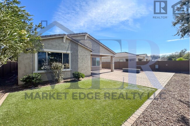 Building Photo - 3Bed/3Bath House in Buckeye! Ready for Immediate Move-In! -- Fenced-In Yard!!