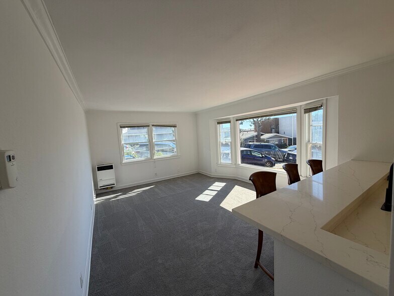 Living Room - 315 24th St