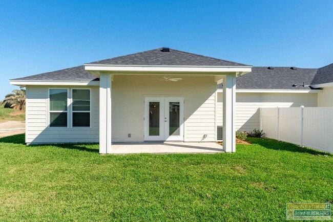 Building Photo - 18 S Bay Hill Dr