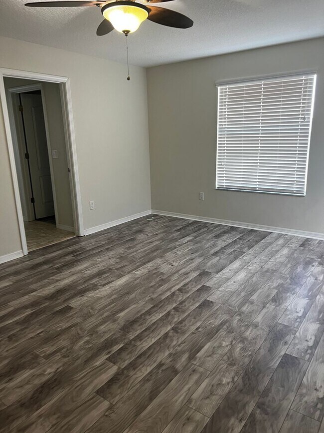 Building Photo - Independence/Signature Lakes