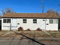 Building Photo - Updated 1 bedroom unit