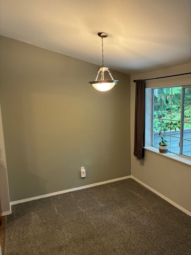 Building Photo - Mill Creek - Country Club Condo