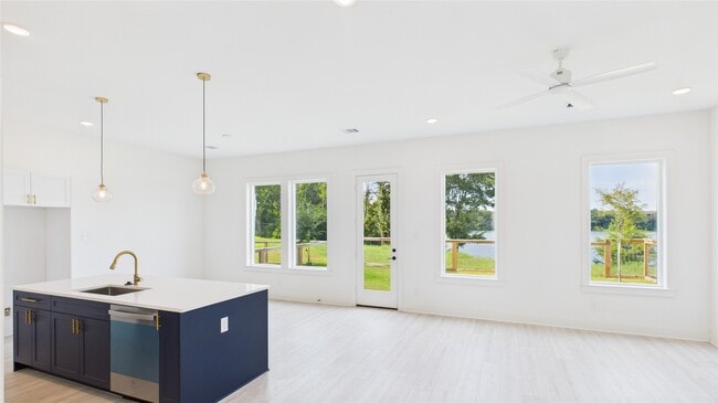 Building Photo - 9609 Valeca Dr