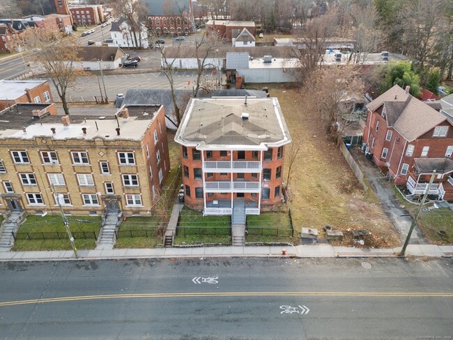 Building Photo - 31 Capen St