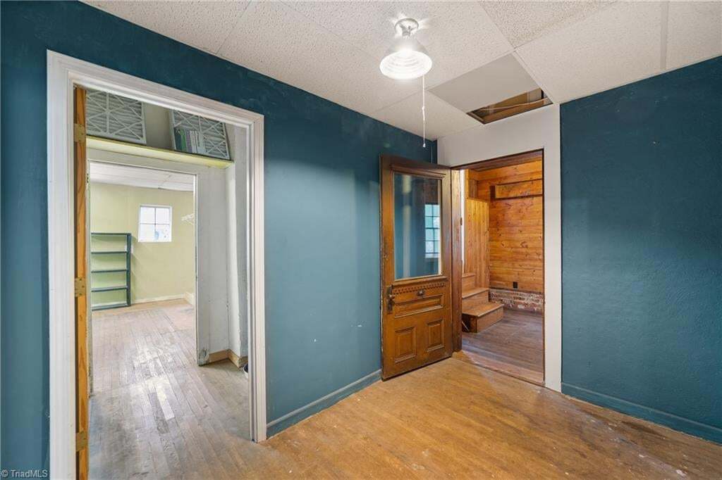 Building Photo - 2083 Elizabeth Ave