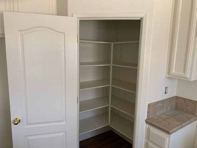 Building Photo - 1615 Great Basin Dr