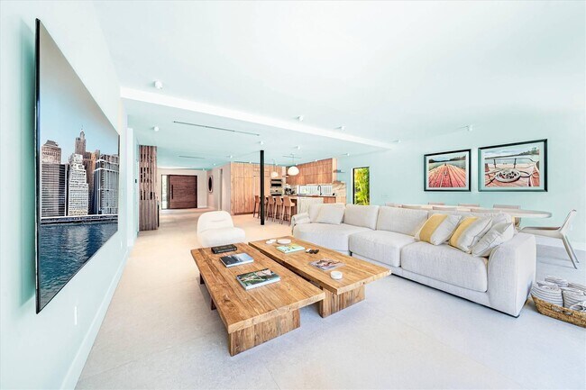 Building Photo - 7610 Bayside Ln