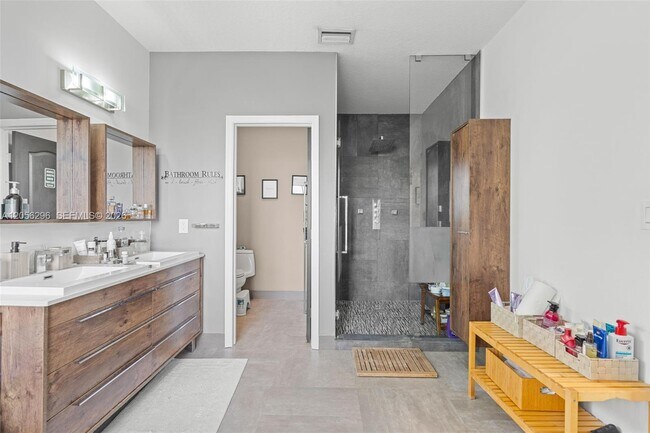 Building Photo - 3654 SW 150th Ct