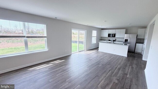 Building Photo - 107 Dinges St