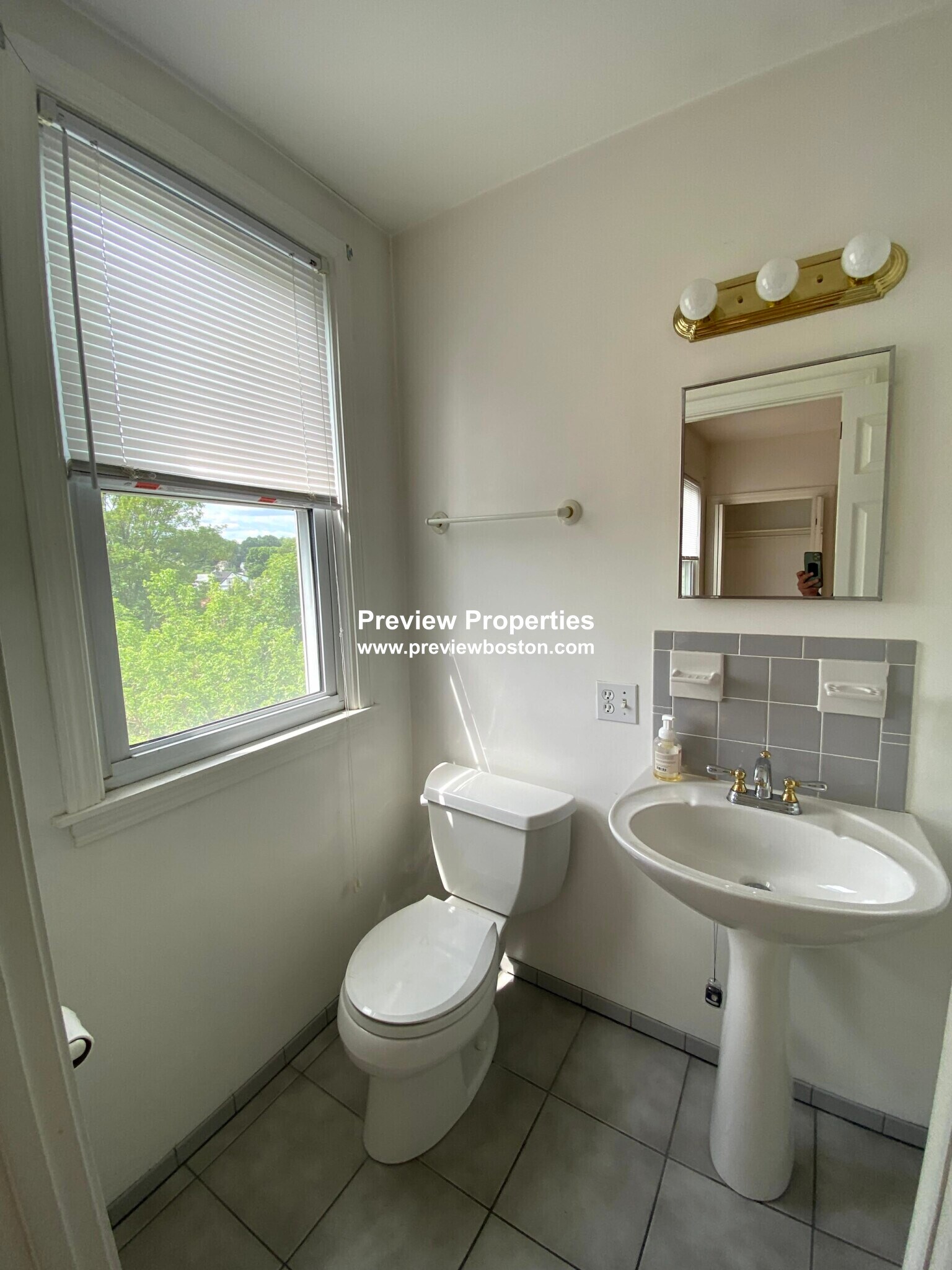 Building Photo - 44 Champney St
