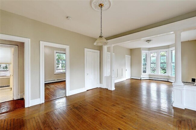 Building Photo - 35 Hammond St