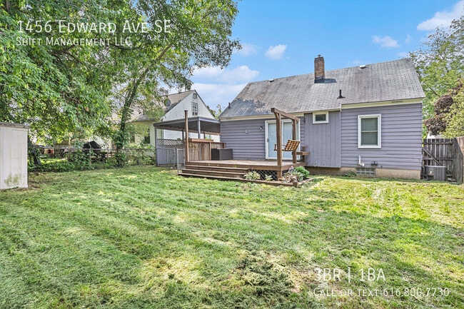 Building Photo - 1456 Edward Ave SE