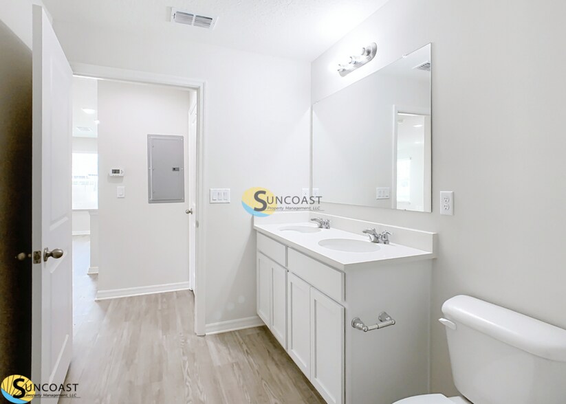 Building Photo - 3821 SW 43rd Ct