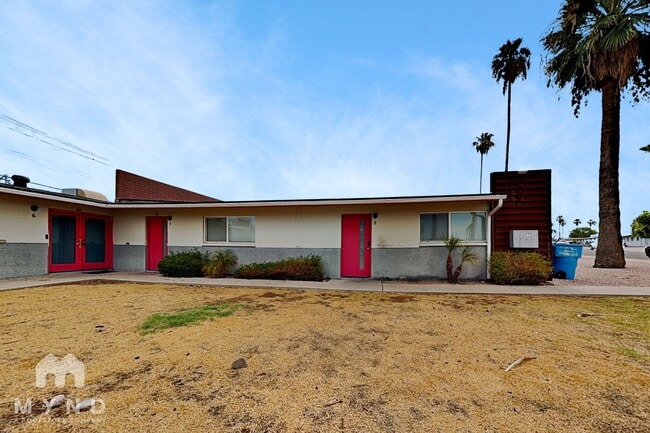 Building Photo - 4830 E Willetta St