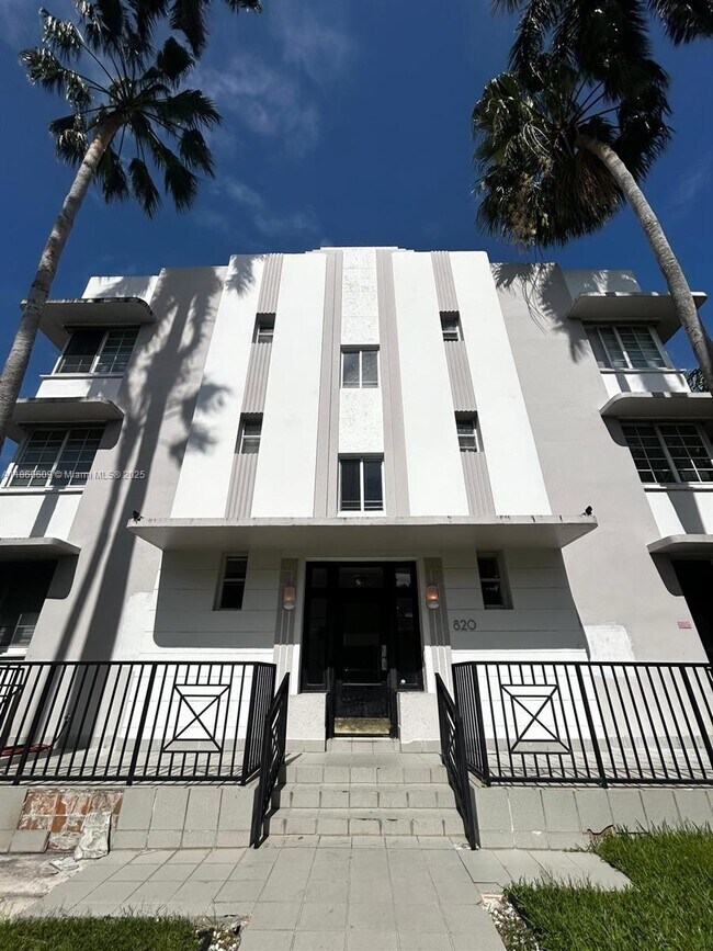 Building Photo - 820 Euclid Ave