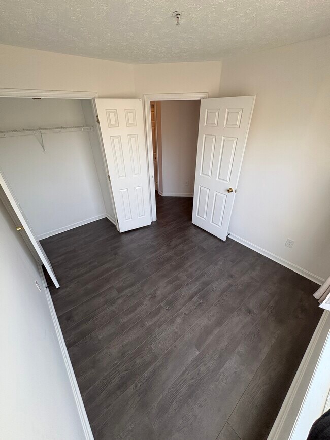 Building Photo - 305 Mt Royal Ave