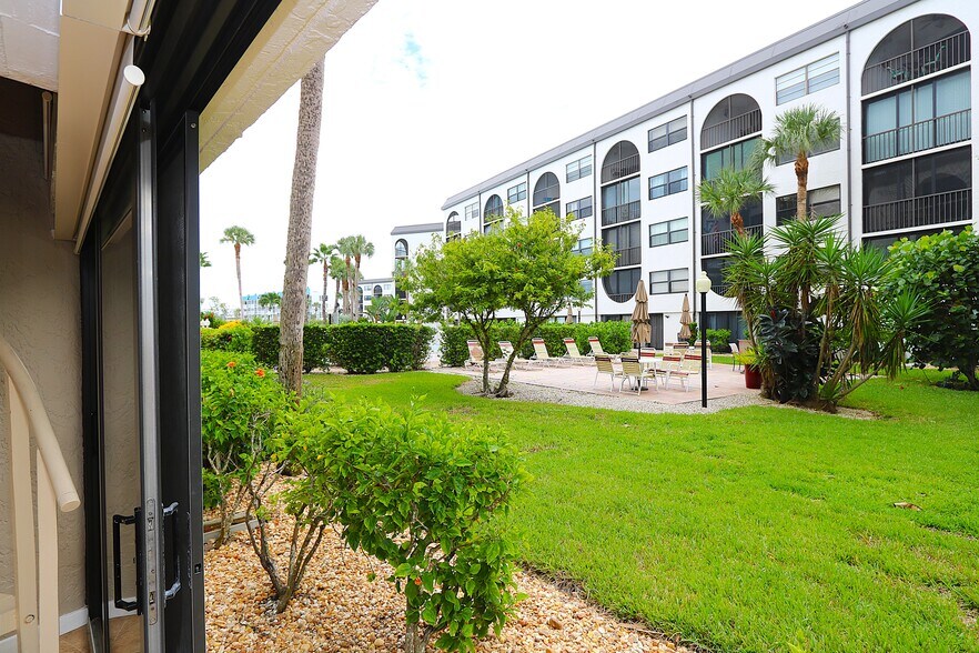 Building Photo - 1015 Anglers Cv