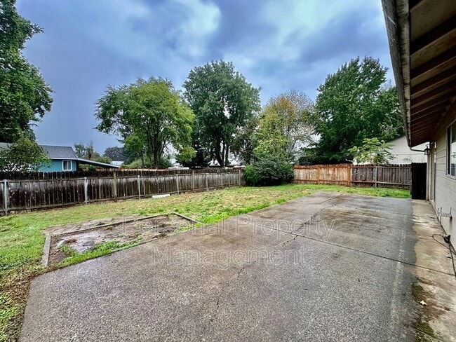 Building Photo - 14208 NE 85th St