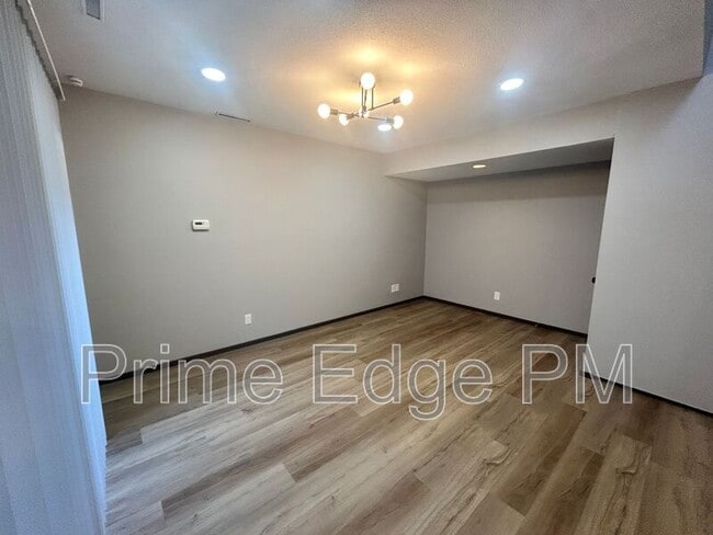 Building Photo - 1841 Ridgehaven Ct