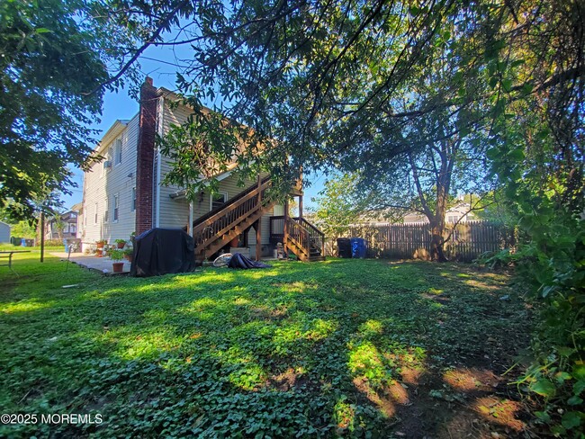 Building Photo - 722 Monmouth Pkwy
