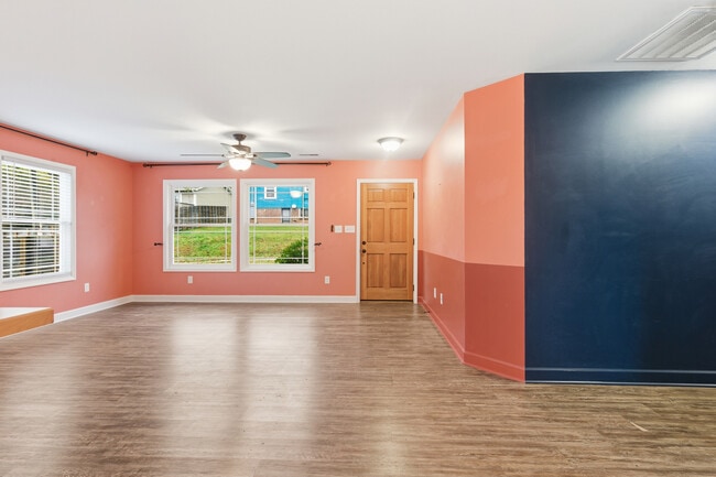 Building Photo - 3104 Husky Way