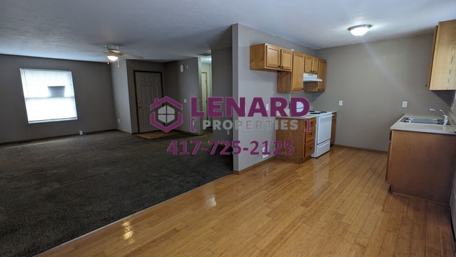 Building Photo - 3 Bedroom Home Ready for Move In