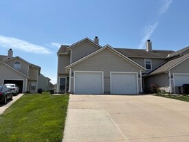 Building Photo - 1282 NW Phelps Ct