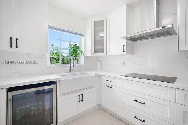 Building Photo - 1453 Northeast 149th Street, Miami, FL 331...