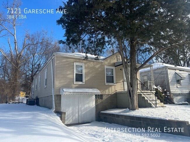 Building Photo - 7121 Garesche Ave