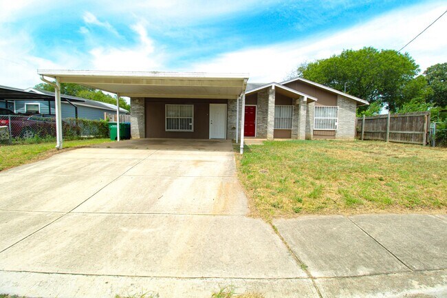 Primary Photo - 2729 Christian Dr