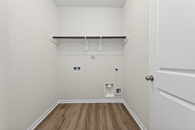 Building Photo - 15059 Meadow Glen N