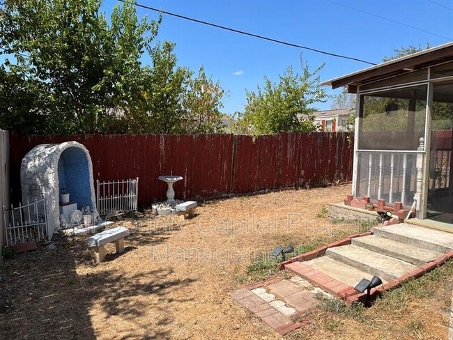 Building Photo - 15004 Antique Finish Dr