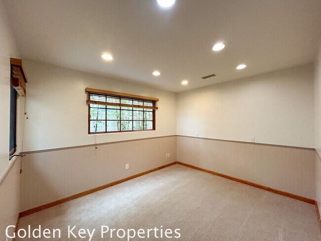 Building Photo - Stunning and unique custom home in Cardiff...