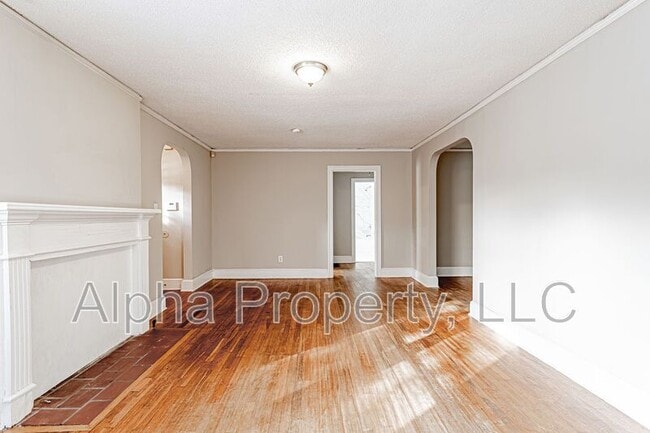Building Photo - 102 Harvard Dr